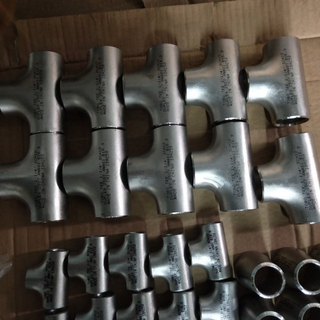 METAL Fabricante Accesorios para tuberías de níquel 90/10 UNS C70600 UNS C71500 Cruz igual de cobre 4